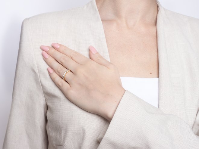 Diamond full eternity ring, circa 1970.