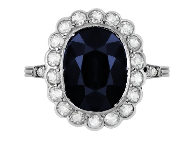 Belle &Eacute;poque sapphire and diamond coronet cluster ring, French, circa 1910.
