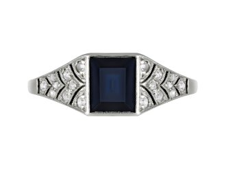 Art Deco sapphire cluster ring, French, circa 1920.