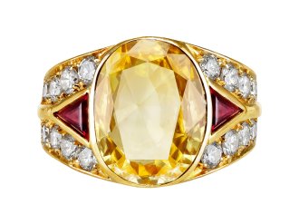 Ceylon yellow sapphire cluster ring, Italian, late 20th Century.