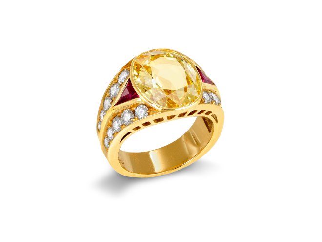 Chaumet yellow sapphire and diamond cluster ring, French, circa 1980.