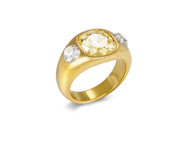3.81 Fancy intense yellow diamond ring