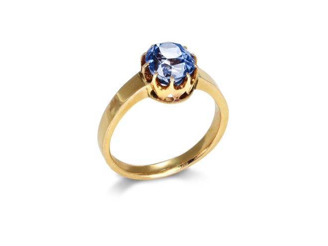 Ceylon sapphire solitaire ring, circa 1900.