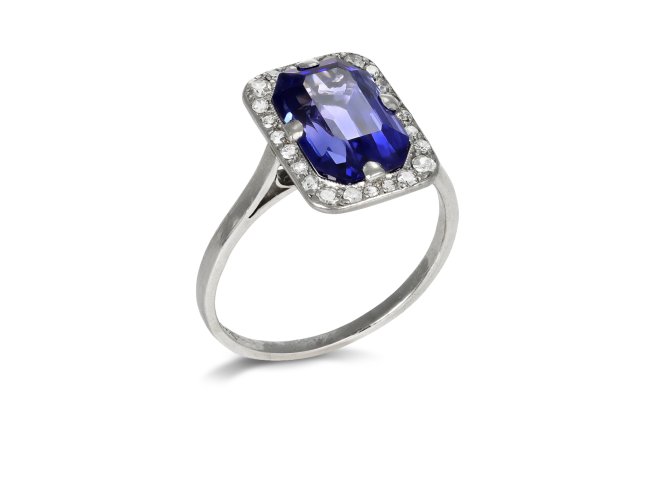 Art Deco purple sapphire and diamond cluster ring, circa 1920.