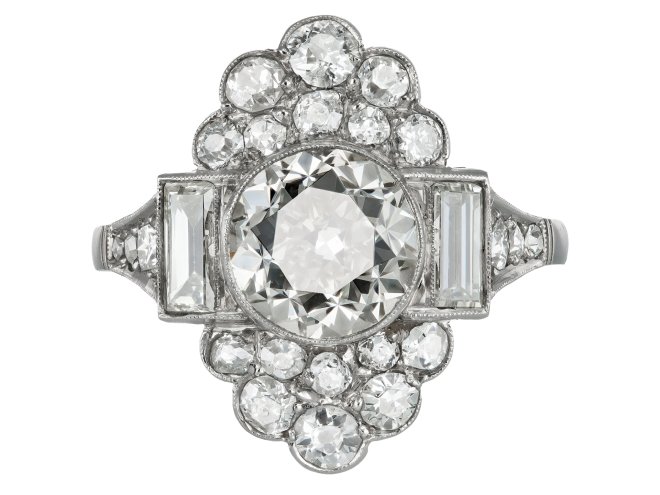 Old Cut diamond cluster ring, circa 1935.
