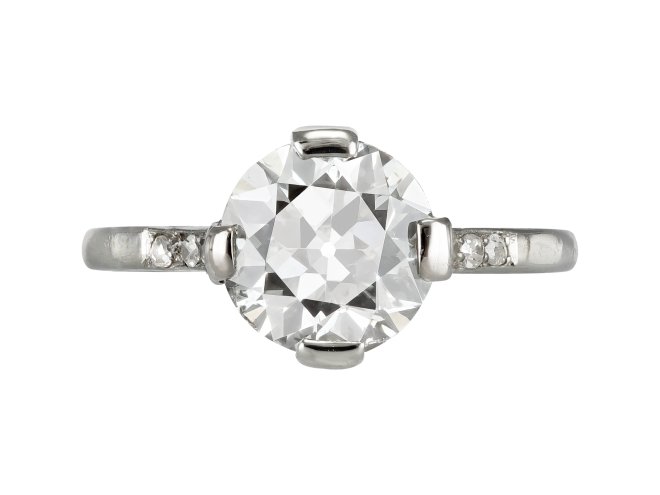 Old mine diamond flanked solitaire ring, circa 1915.