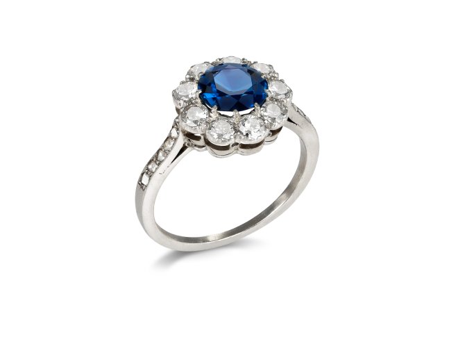 Early 20th Century sapphire and diamond coronet cluster ring.