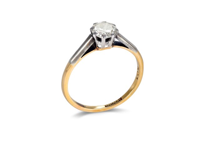 Diamond solitaire ring, circa 1940. 