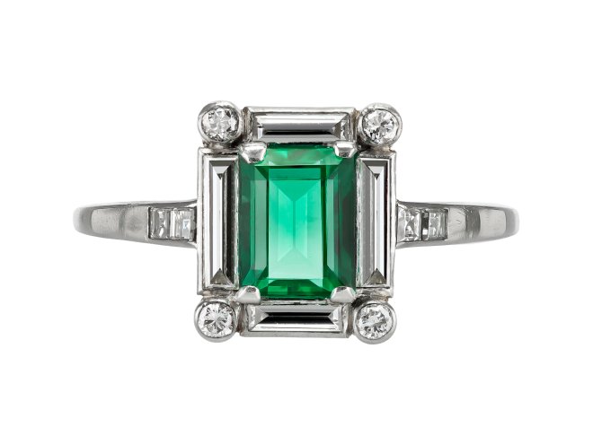 Drayson Emerald and diamond ring, English, circa 1940