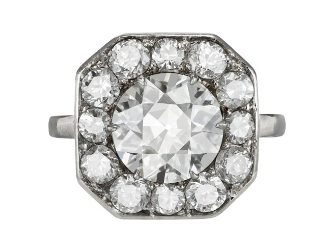 Art Deco diamond cluster ring, circa 1925.