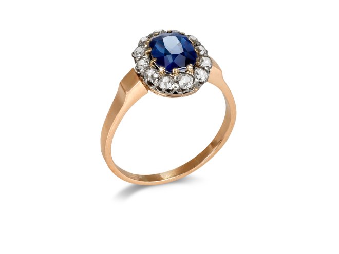 Belle &Eacute;poque Sapphire coronet cluster ring, French, circa 1910.