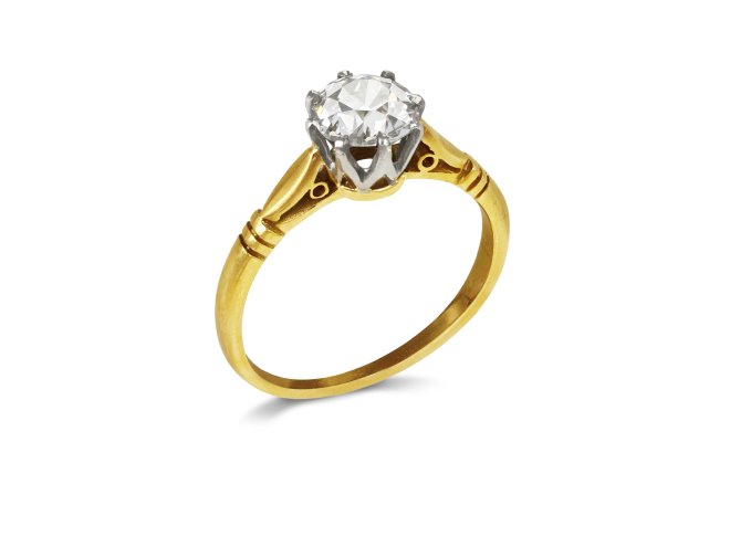 Old mine diamond solitaire ring, early 20th Century.