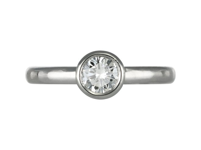 Diamond solitaire ring, English, 1999.