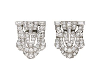 Diamond double clip platinum brooch, circa 1950. 