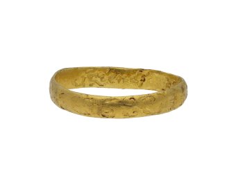 Engraved gold posy ring 'A friends gift hatton garden