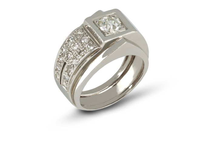 Diamond cocktail ring, French, circa 1945. 