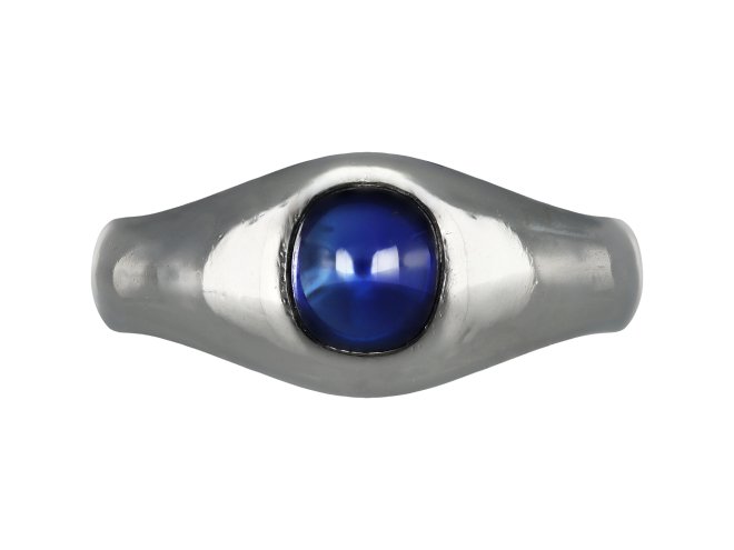 S. Kind & Sons sugarloaf cabochon sapphire ring, circa 1935.